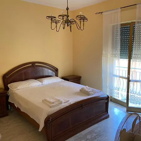 Solari, Apartment *