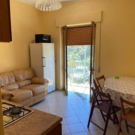 Solari, Apartment *